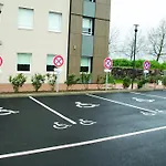 Ibis Budget Pourcain Otel