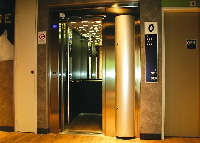 Ibis Budget Pourcain Отель