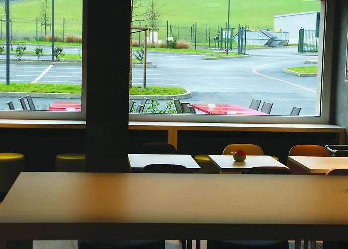 Отель Ibis Budget Pourcain 2*