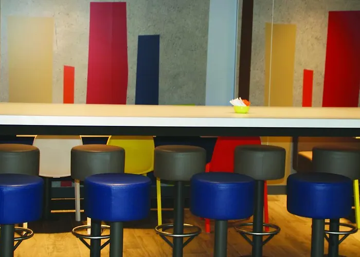 Ibis Budget Pourcain 2* Сен-Пурсен-сюр-Сьюль