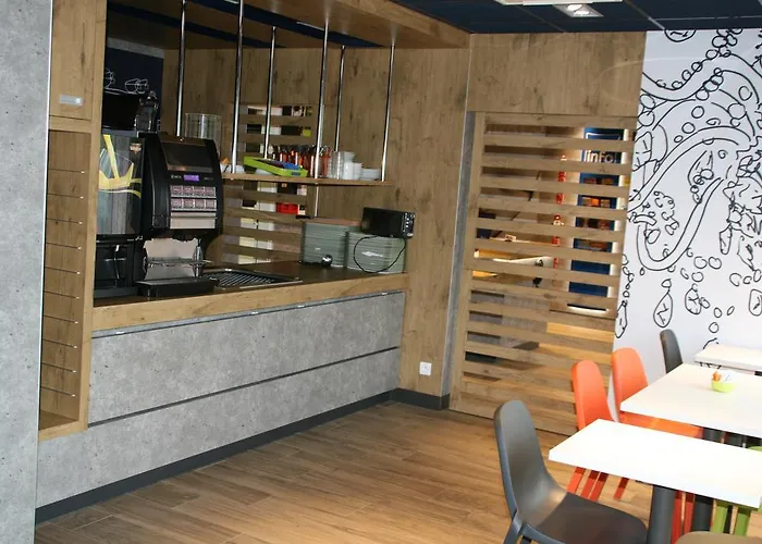 Отель Ibis Budget Pourcain 2*