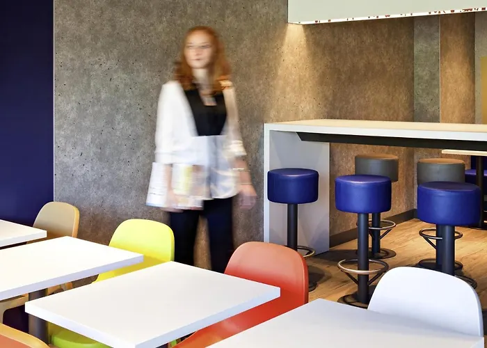 Отель Ibis Budget Pourcain Сен-Пурсен-сюр-Сьюль